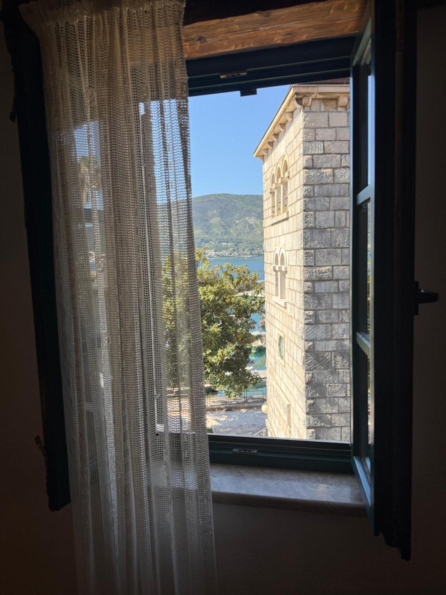 Skver Studio Apartments Herceg Novi Buitenkant foto
