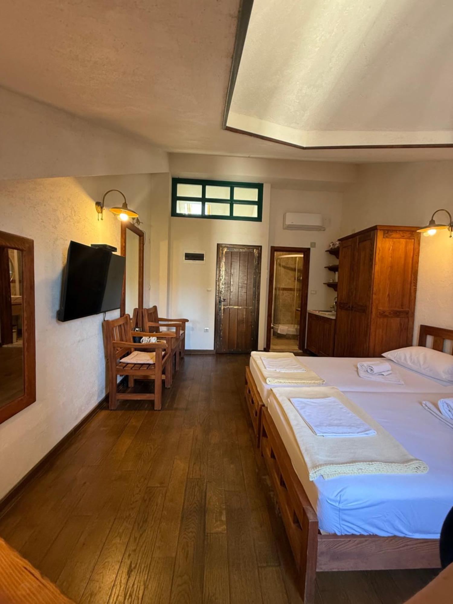 Skver Studio Apartments Herceg Novi Buitenkant foto